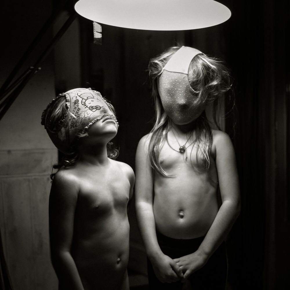 Alain Laboile - La Famille - Enkster - famiglia - fotografo - blog informazione - cultura fotografica Alain Laboile - La Famille - Enkster - famiglia - fotografo - blog informazione - cultura fotografica